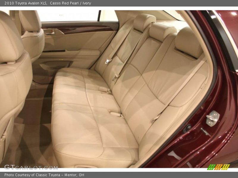 Cassis Red Pearl / Ivory 2010 Toyota Avalon XLS
