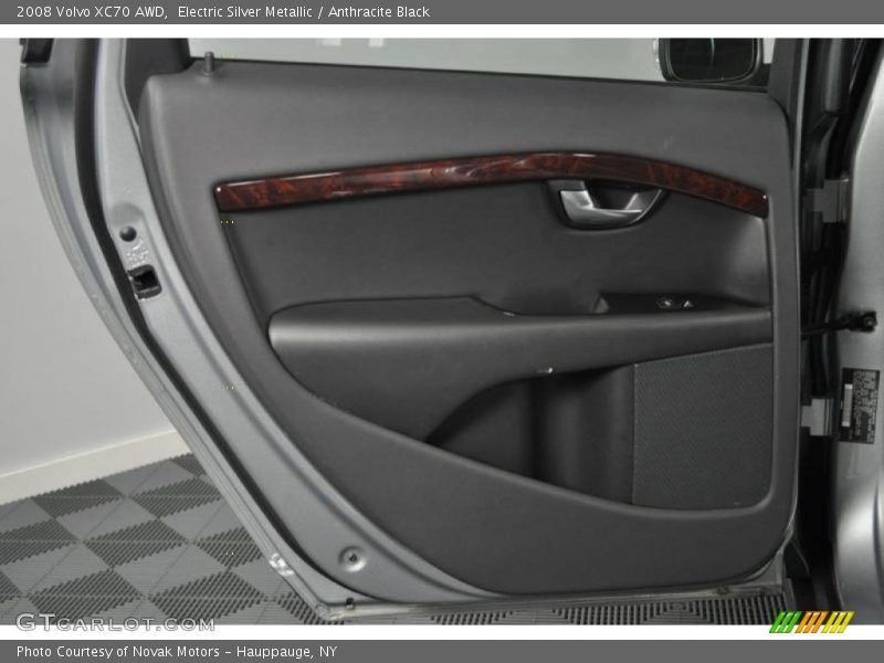 Electric Silver Metallic / Anthracite Black 2008 Volvo XC70 AWD