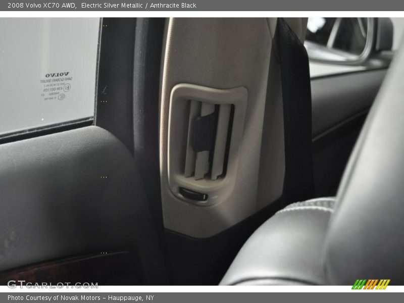 Electric Silver Metallic / Anthracite Black 2008 Volvo XC70 AWD