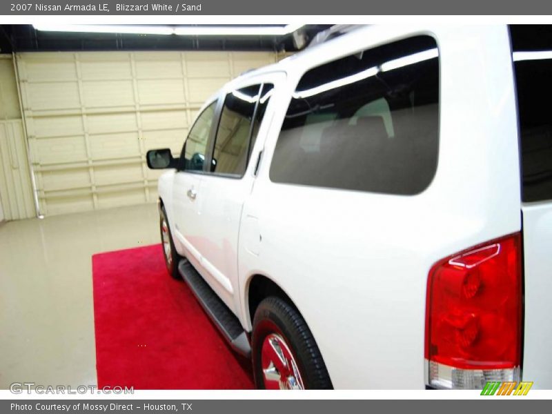 Blizzard White / Sand 2007 Nissan Armada LE