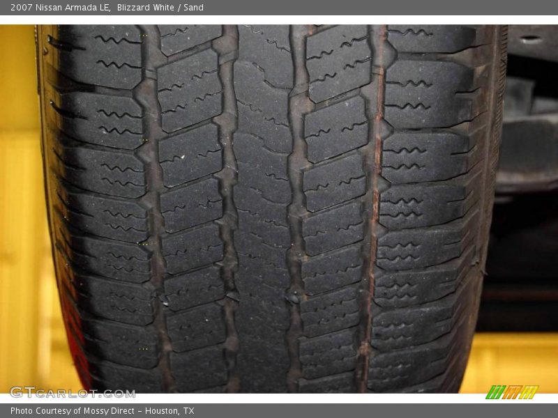 Blizzard White / Sand 2007 Nissan Armada LE