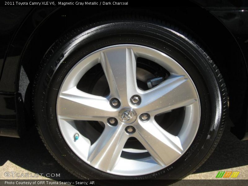 Magnetic Gray Metallic / Dark Charcoal 2011 Toyota Camry XLE V6
