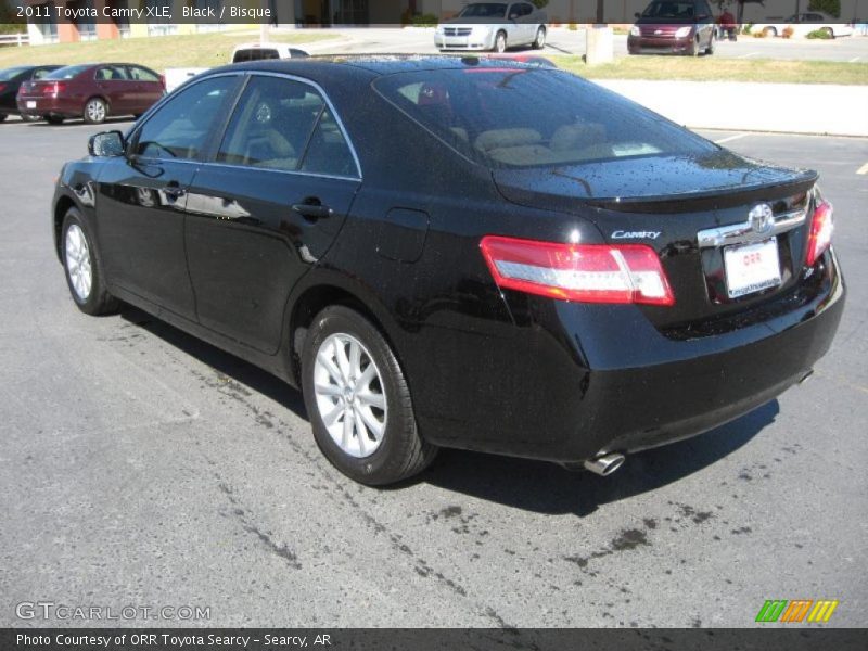 Black / Bisque 2011 Toyota Camry XLE