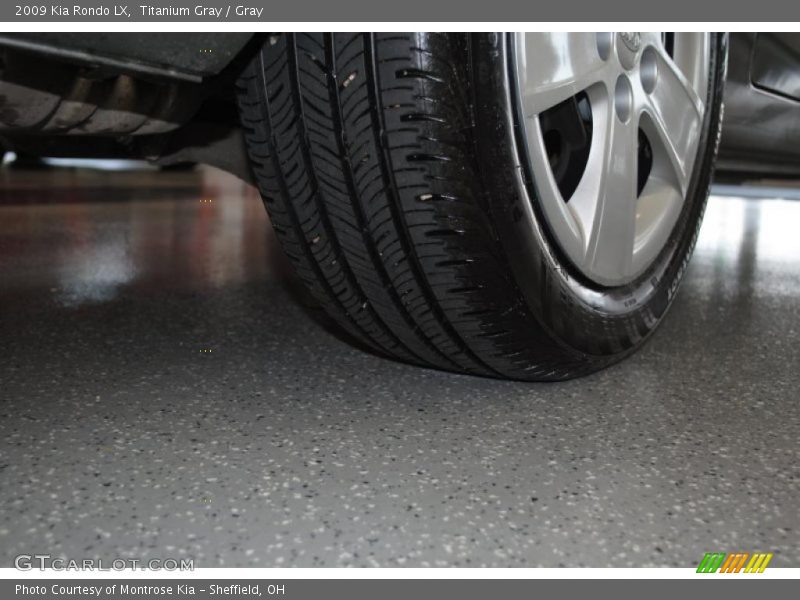 Titanium Gray / Gray 2009 Kia Rondo LX