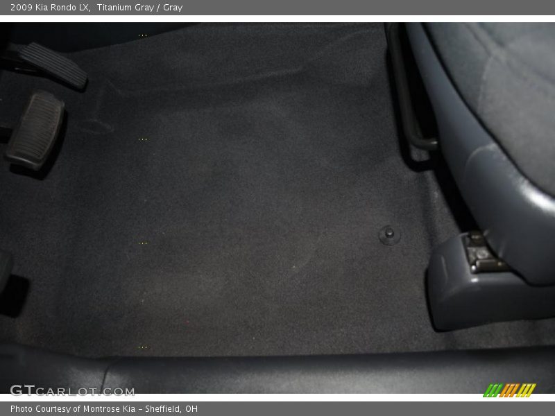 Titanium Gray / Gray 2009 Kia Rondo LX