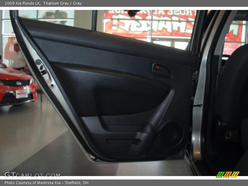 Titanium Gray / Gray 2009 Kia Rondo LX