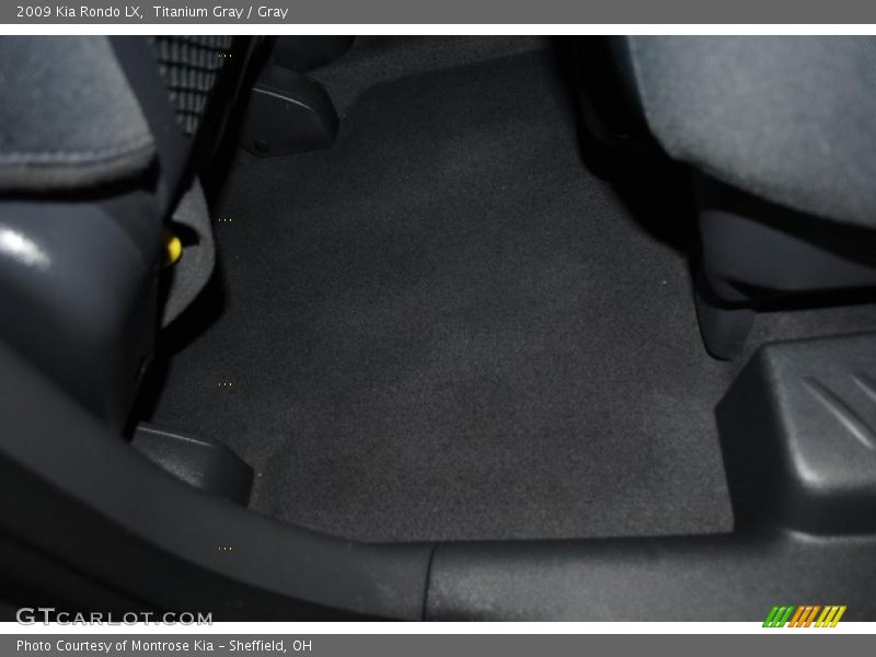 Titanium Gray / Gray 2009 Kia Rondo LX