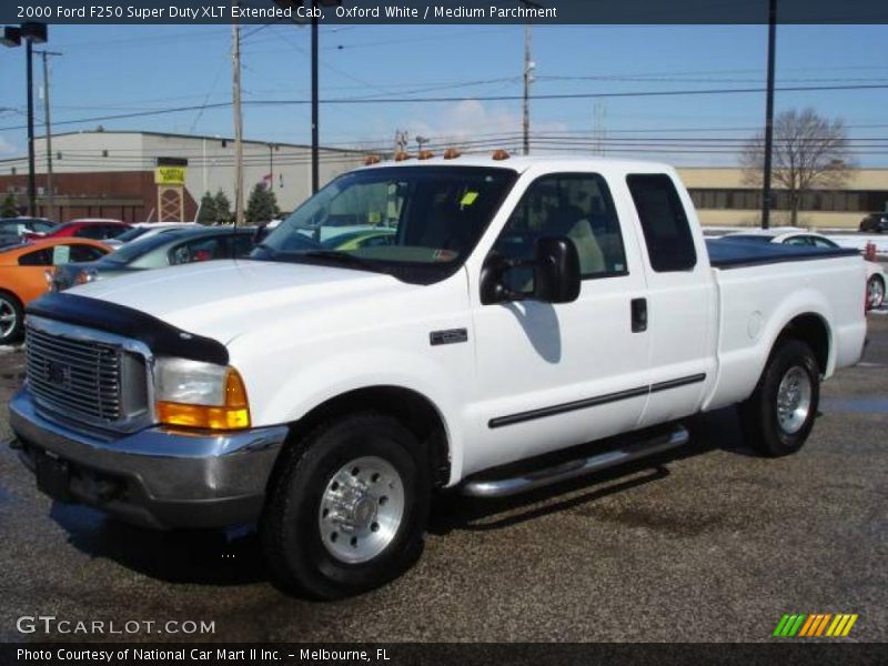 Oxford White / Medium Parchment 2000 Ford F250 Super Duty XLT Extended Cab