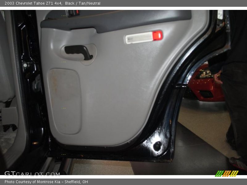 Black / Tan/Neutral 2003 Chevrolet Tahoe Z71 4x4