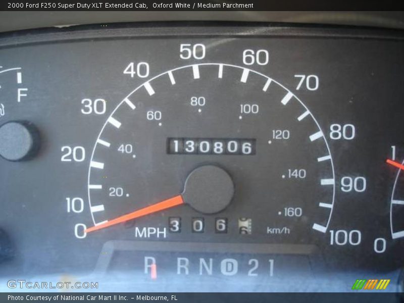 Oxford White / Medium Parchment 2000 Ford F250 Super Duty XLT Extended Cab