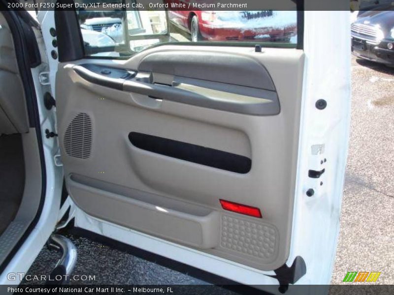 Oxford White / Medium Parchment 2000 Ford F250 Super Duty XLT Extended Cab