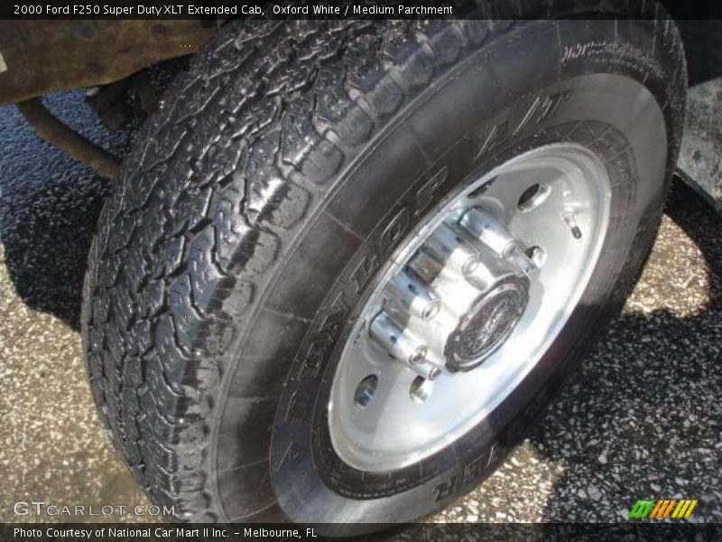 Oxford White / Medium Parchment 2000 Ford F250 Super Duty XLT Extended Cab