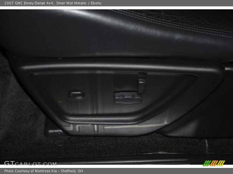 Silver Mist Metallic / Ebony 2007 GMC Envoy Denali 4x4