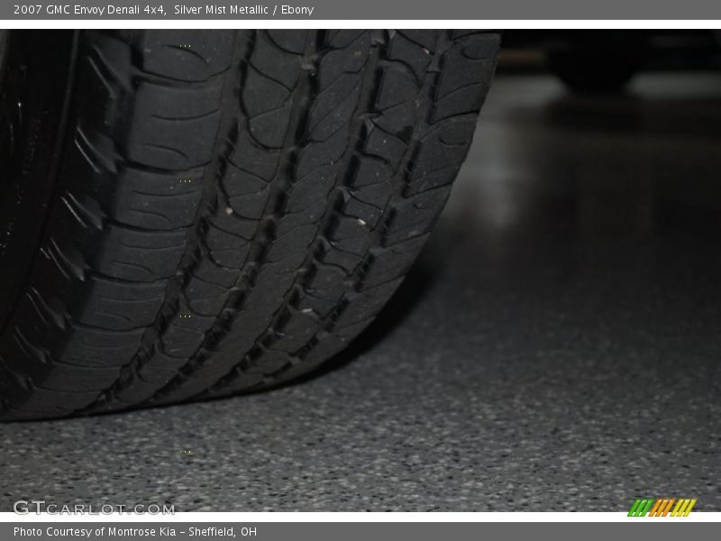 Silver Mist Metallic / Ebony 2007 GMC Envoy Denali 4x4