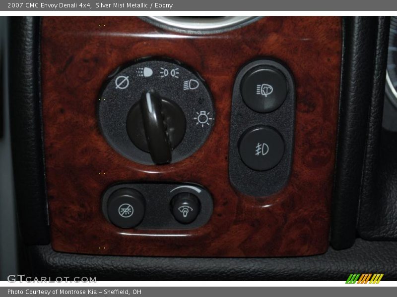 Silver Mist Metallic / Ebony 2007 GMC Envoy Denali 4x4