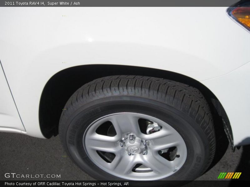 Super White / Ash 2011 Toyota RAV4 I4