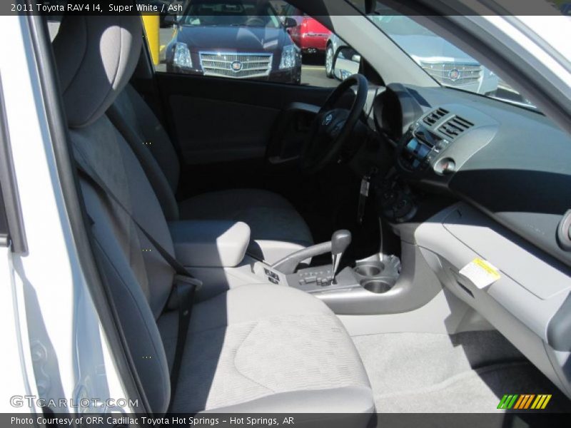 Super White / Ash 2011 Toyota RAV4 I4