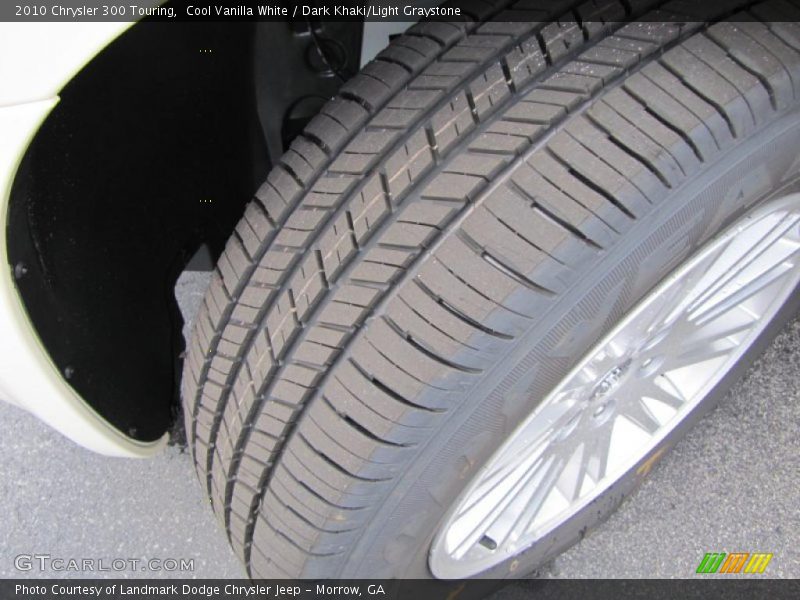 Cool Vanilla White / Dark Khaki/Light Graystone 2010 Chrysler 300 Touring