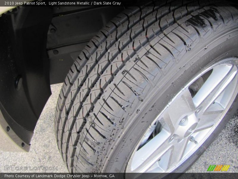 Light Sandstone Metallic / Dark Slate Gray 2010 Jeep Patriot Sport