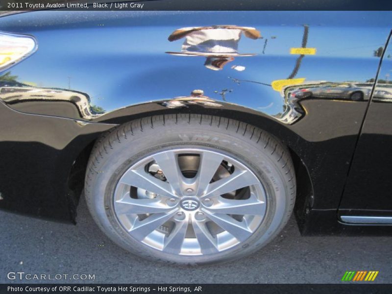 Black / Light Gray 2011 Toyota Avalon Limited