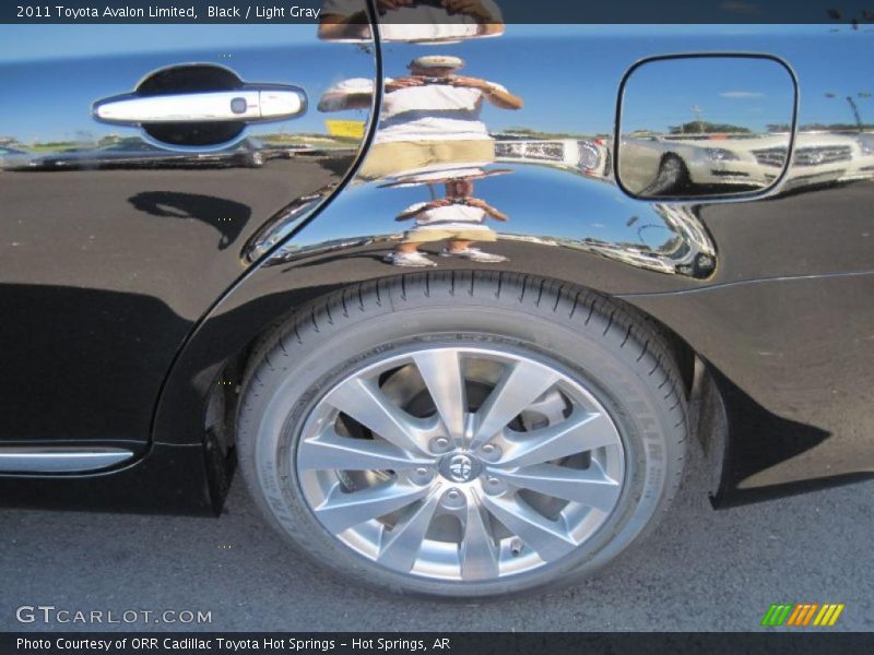 Black / Light Gray 2011 Toyota Avalon Limited