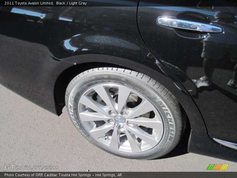 Black / Light Gray 2011 Toyota Avalon Limited