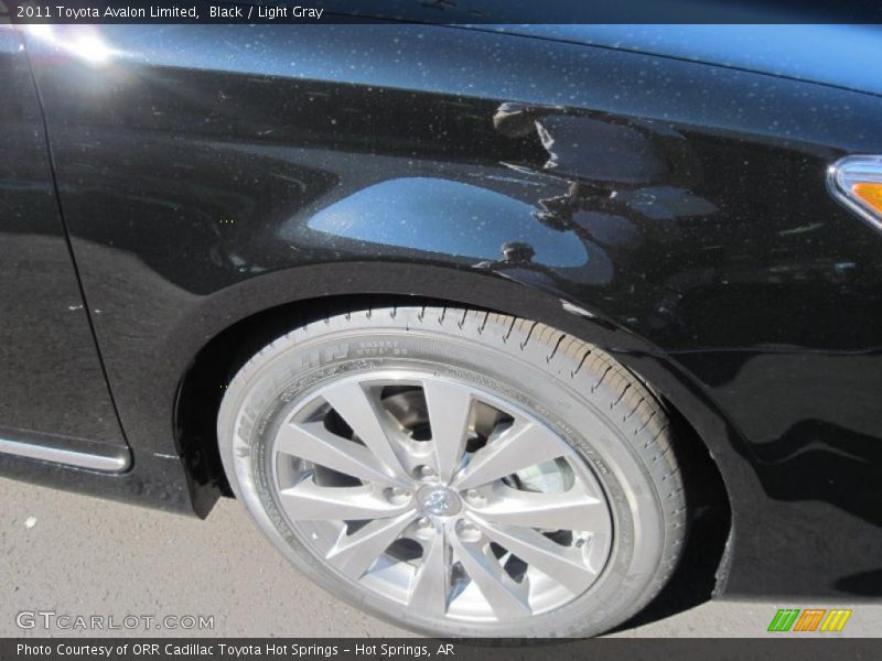 Black / Light Gray 2011 Toyota Avalon Limited