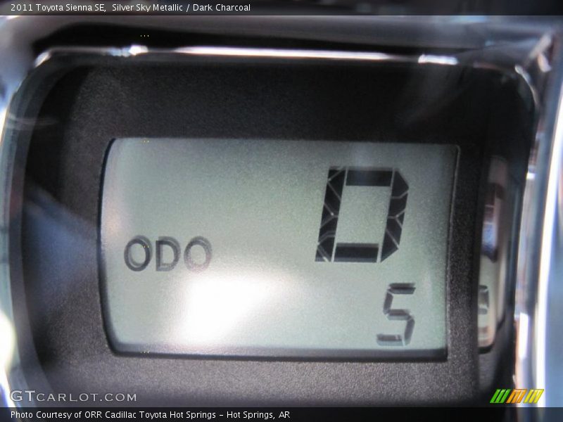 Silver Sky Metallic / Dark Charcoal 2011 Toyota Sienna SE