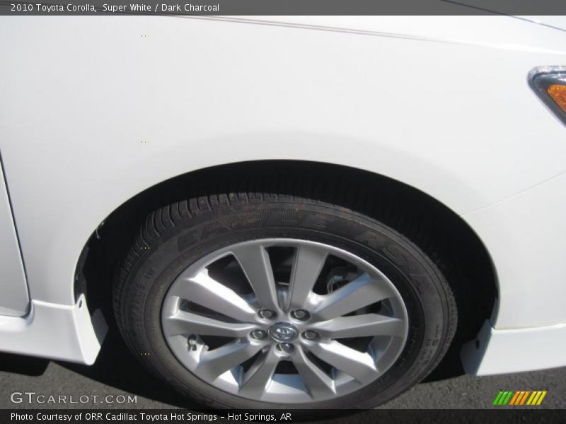 Super White / Dark Charcoal 2010 Toyota Corolla
