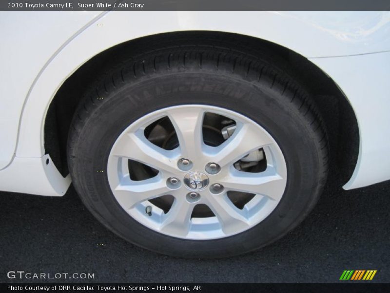Super White / Ash Gray 2010 Toyota Camry LE