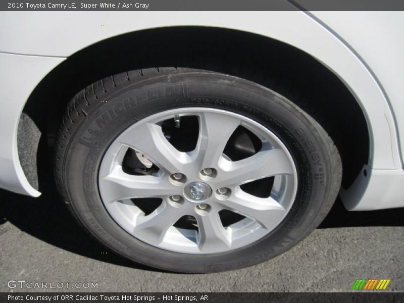 Super White / Ash Gray 2010 Toyota Camry LE