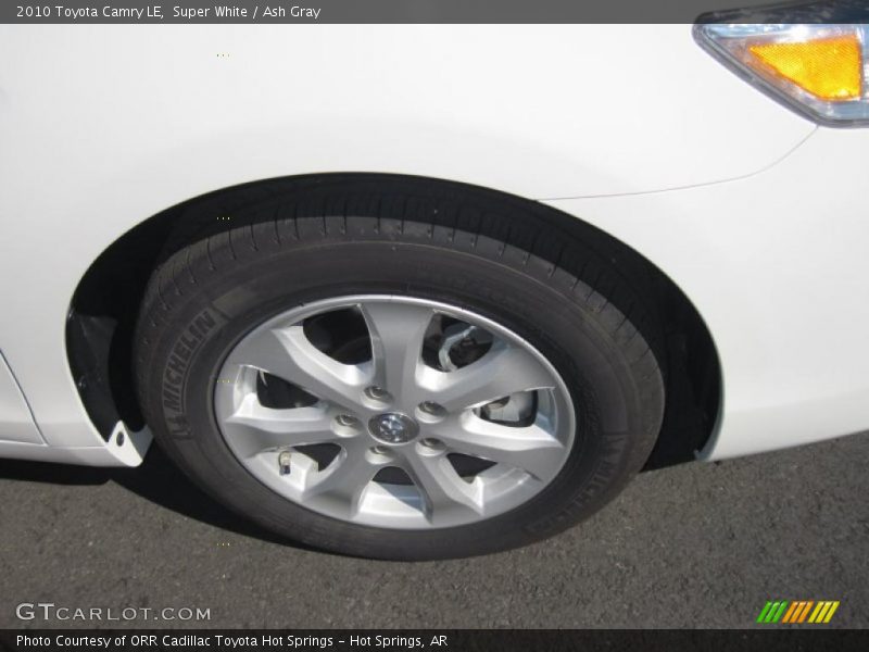 Super White / Ash Gray 2010 Toyota Camry LE