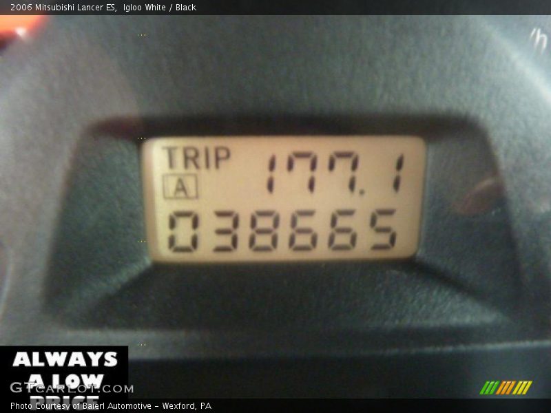 Igloo White / Black 2006 Mitsubishi Lancer ES