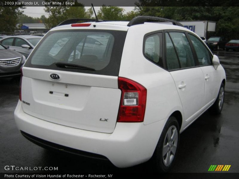 Clear White / Beige 2009 Kia Rondo LX