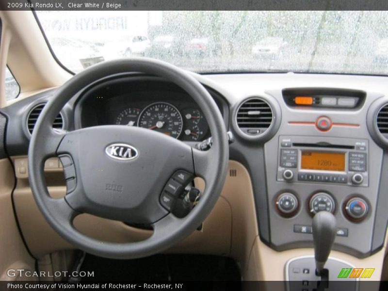 Clear White / Beige 2009 Kia Rondo LX