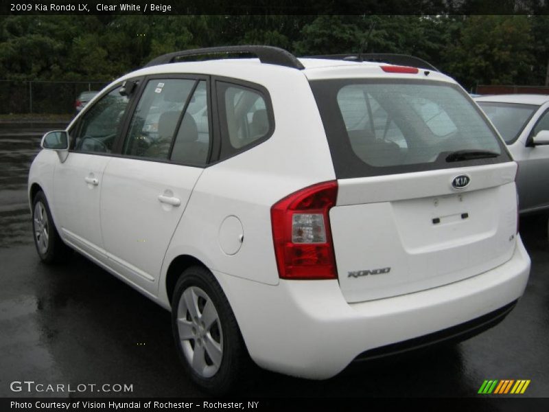 Clear White / Beige 2009 Kia Rondo LX