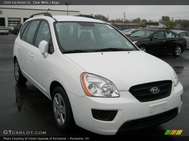 Clear White / Beige 2009 Kia Rondo LX