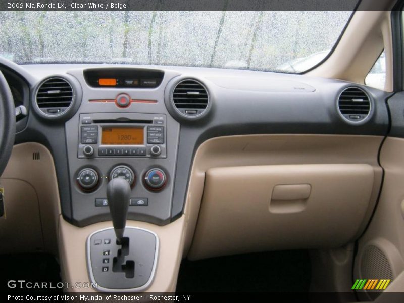 Clear White / Beige 2009 Kia Rondo LX