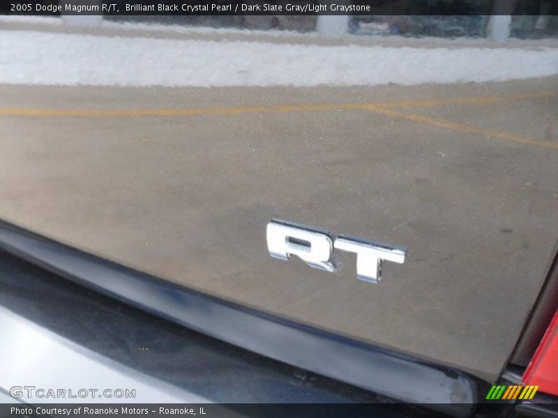 Brilliant Black Crystal Pearl / Dark Slate Gray/Light Graystone 2005 Dodge Magnum R/T