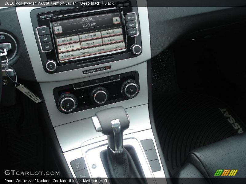 Deep Black / Black 2010 Volkswagen Passat Komfort Sedan
