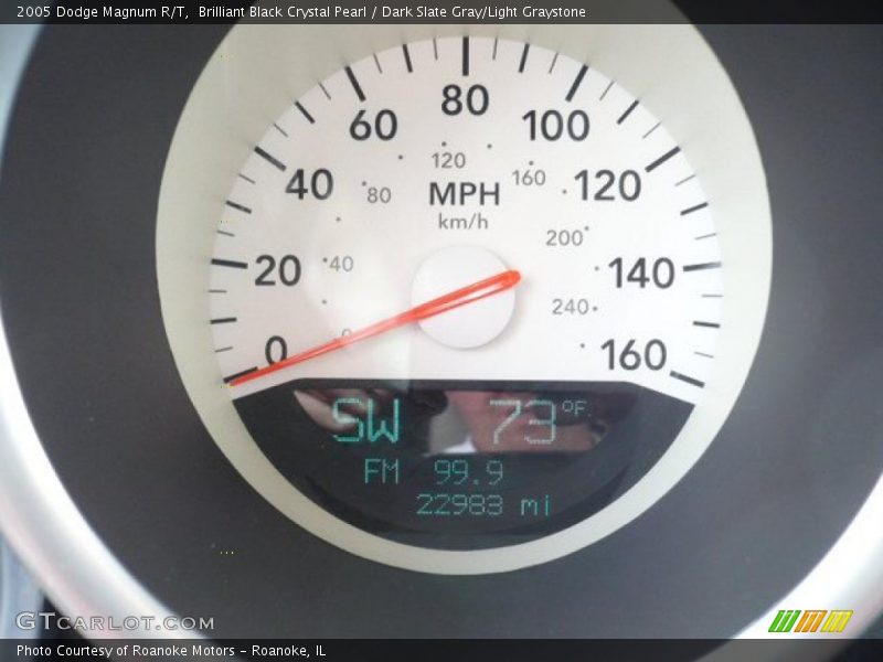 Brilliant Black Crystal Pearl / Dark Slate Gray/Light Graystone 2005 Dodge Magnum R/T
