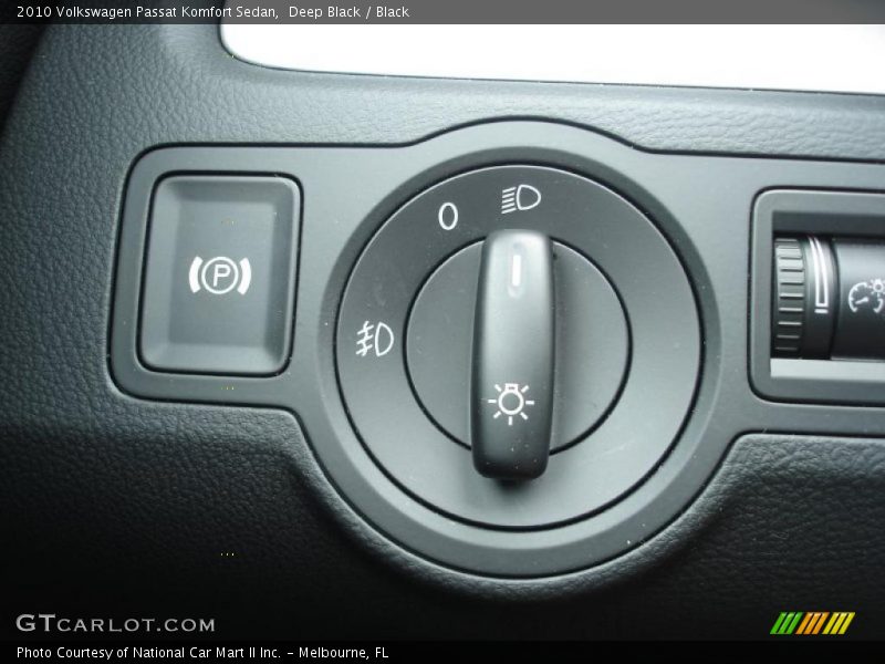 Deep Black / Black 2010 Volkswagen Passat Komfort Sedan