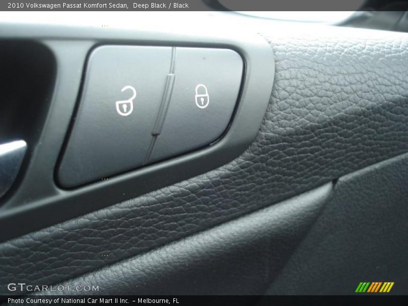 Deep Black / Black 2010 Volkswagen Passat Komfort Sedan