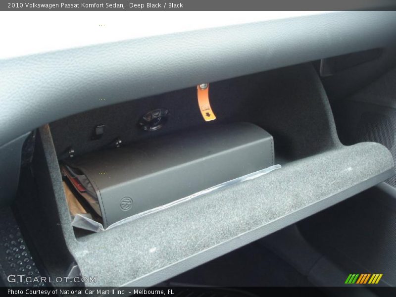 Deep Black / Black 2010 Volkswagen Passat Komfort Sedan