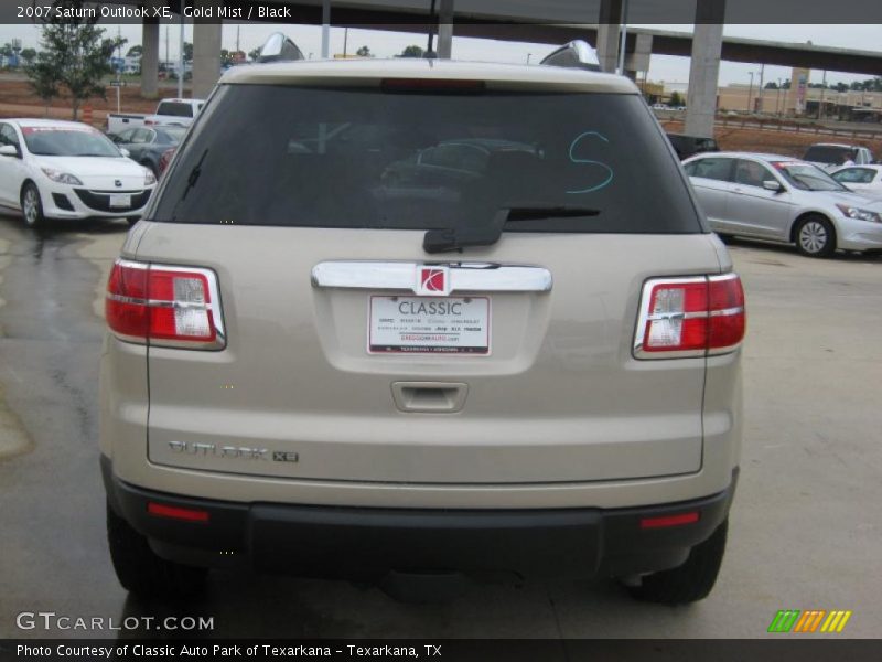 Gold Mist / Black 2007 Saturn Outlook XE