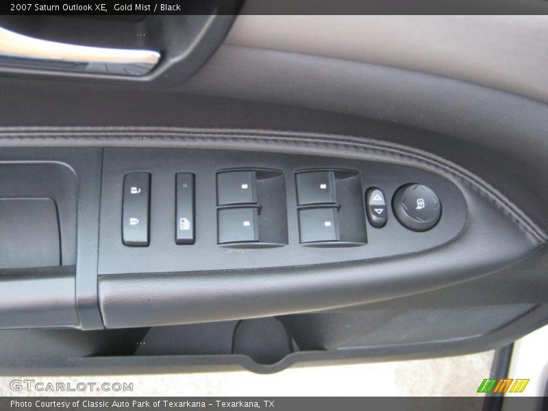 Gold Mist / Black 2007 Saturn Outlook XE