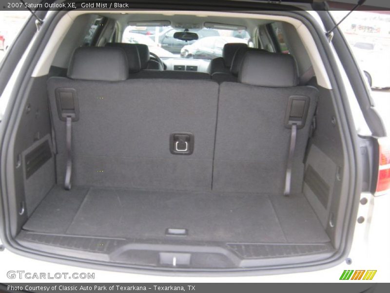 Gold Mist / Black 2007 Saturn Outlook XE