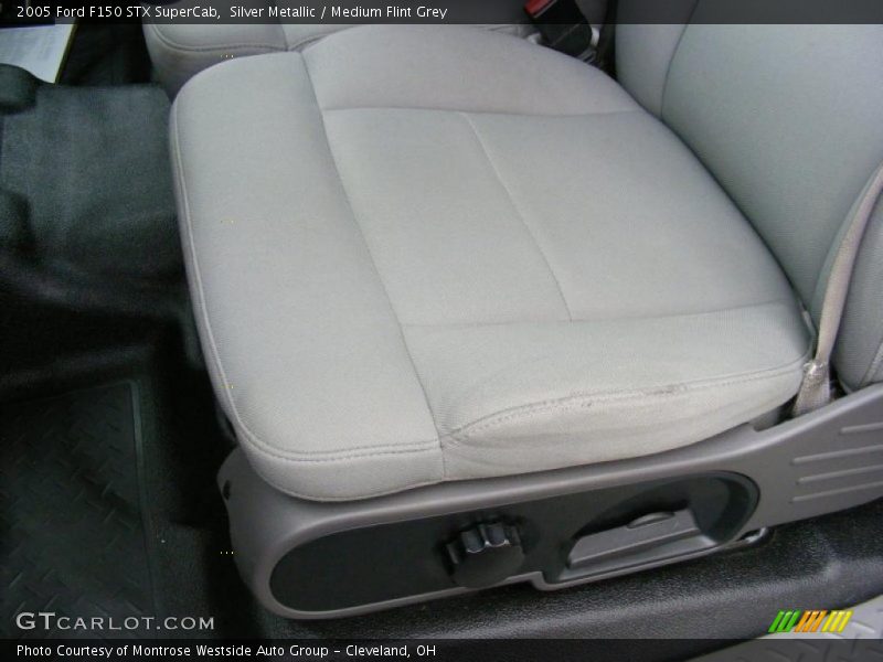 Silver Metallic / Medium Flint Grey 2005 Ford F150 STX SuperCab
