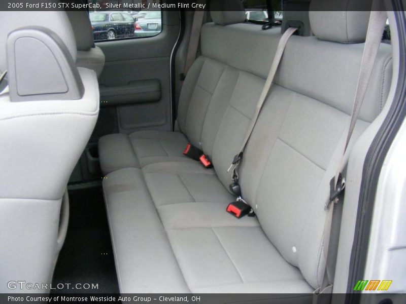 Silver Metallic / Medium Flint Grey 2005 Ford F150 STX SuperCab