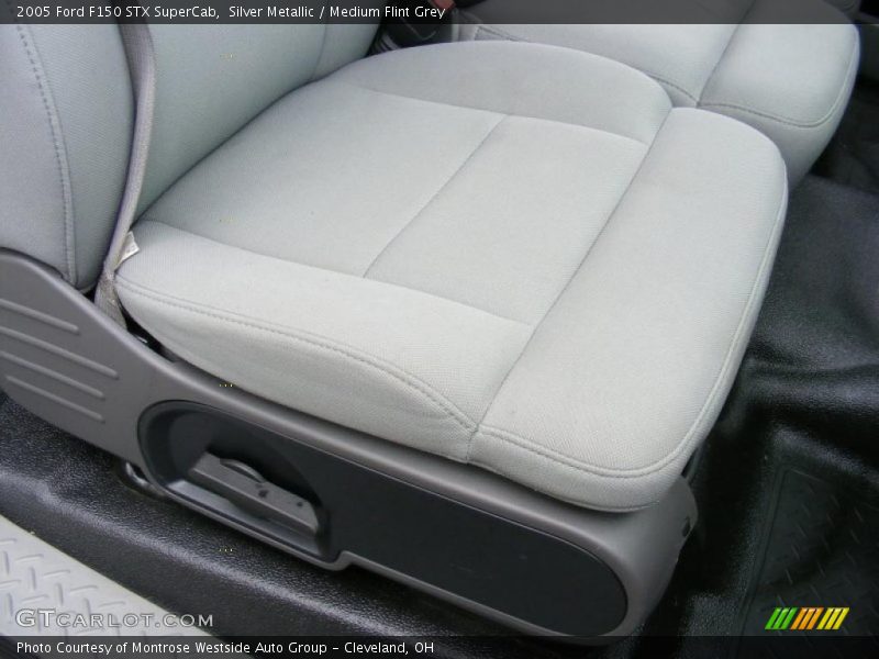 Silver Metallic / Medium Flint Grey 2005 Ford F150 STX SuperCab
